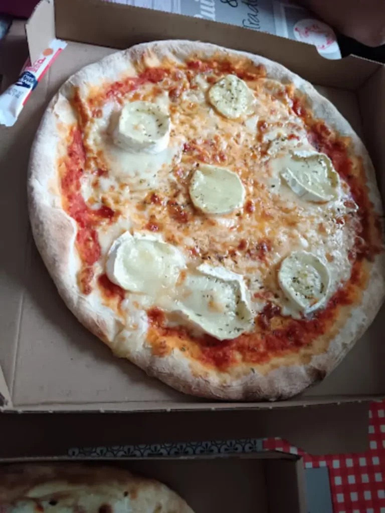 Préparation de vos pizzas au feu de bois